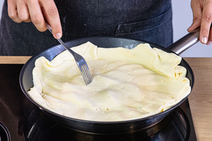 Blätterteig mit Gabel anstechen