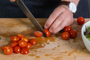 Tomaten halbieren