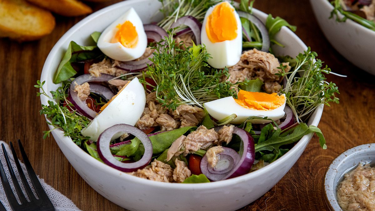 Thunfischsalat mit Ei | Rezept - eat.de