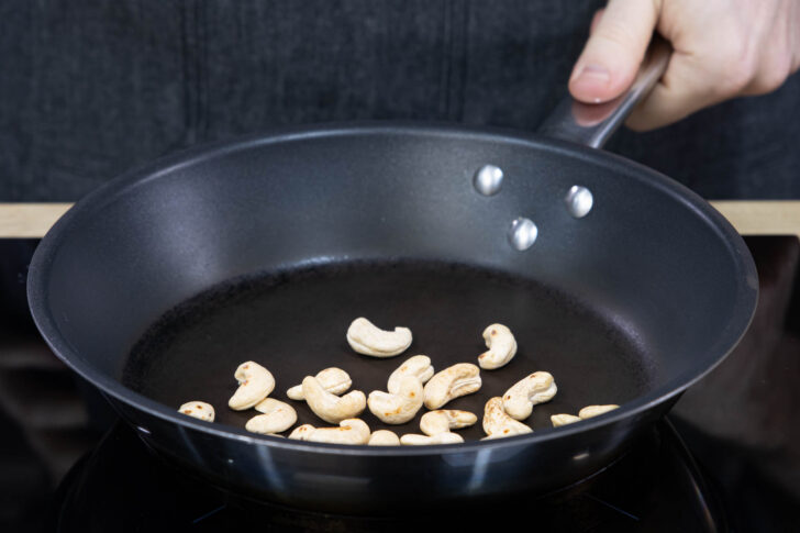Cashewkerne anrösten