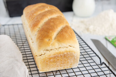 Einfaches Weißbrot mit Hefe selber backen