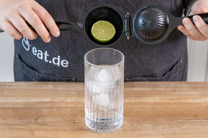 Limette auspressen