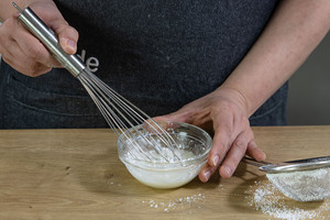 Zuckerguss anrühren