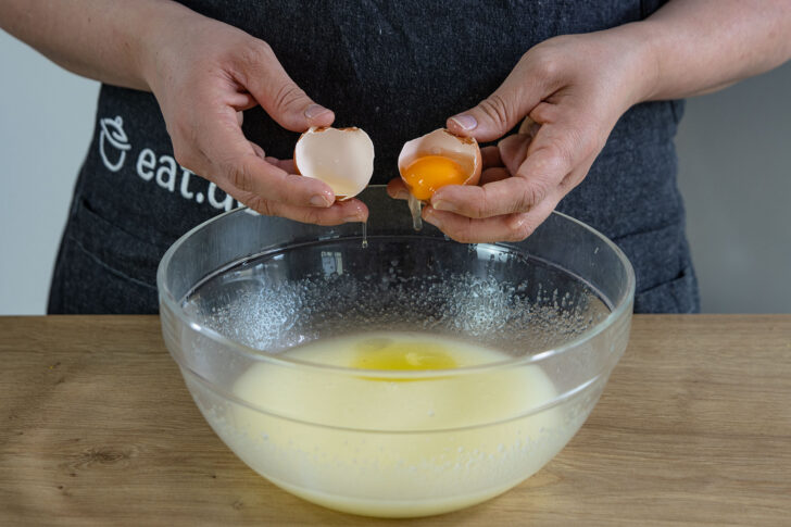 Eier dazugeben