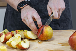 Äpfel schneiden
