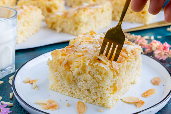 Buttermilchkuchen mit Mandeln