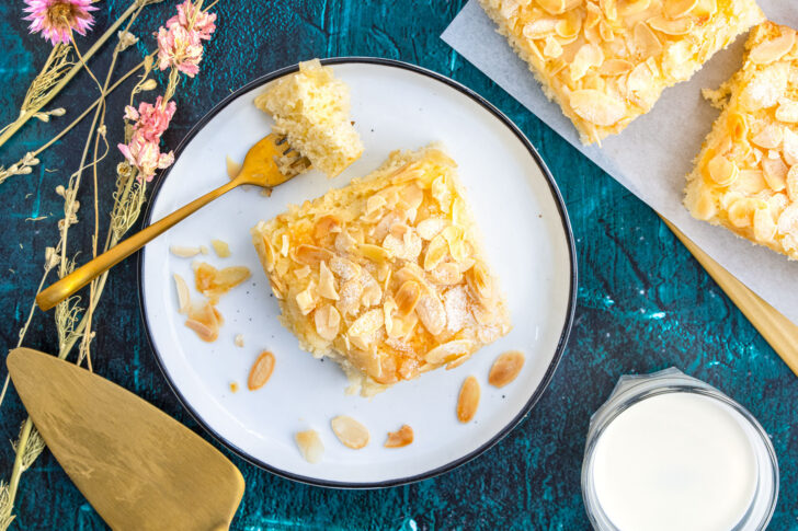 Buttermilchkuchen mit Mandeln
