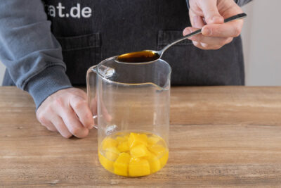 Agavendicksaft dazugeben