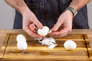 Eier schälen