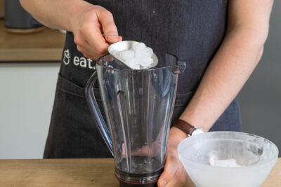 Eiswürfel dazugeben