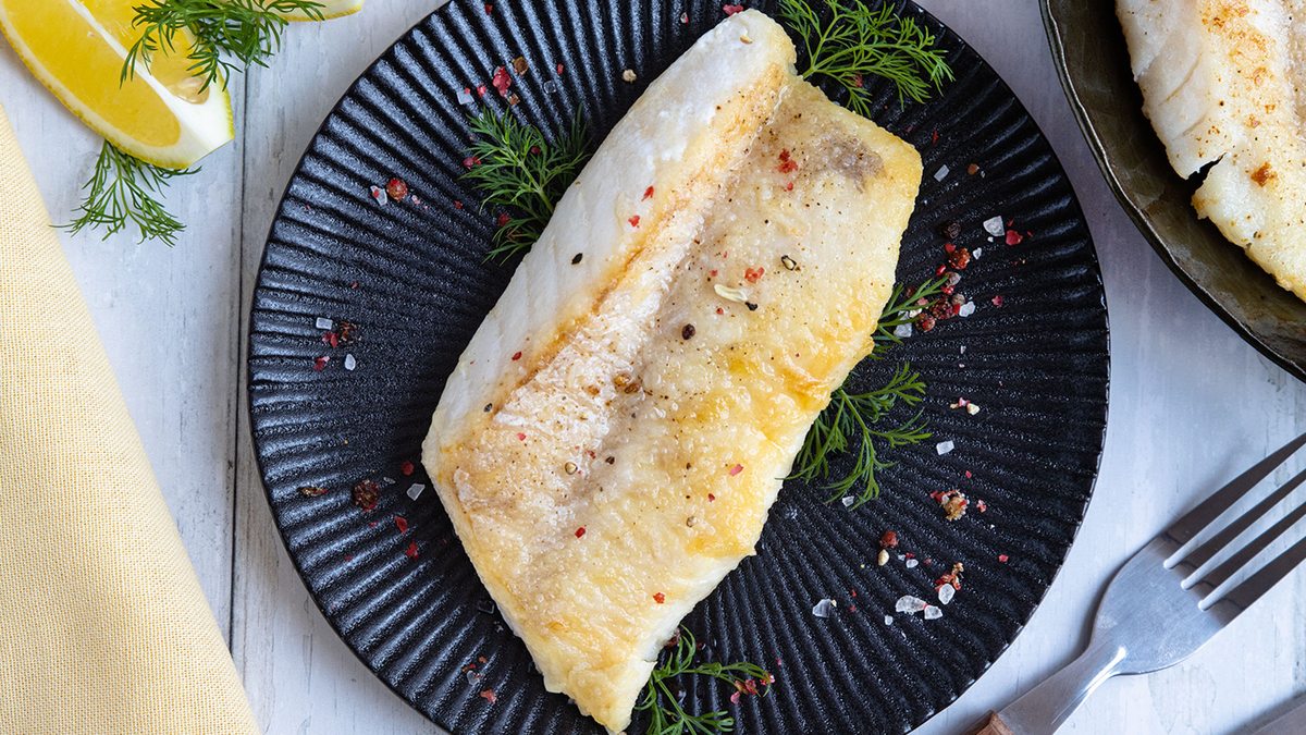 Gebratenes Rotbarschfilet zubereiten | Rezept - eat.de