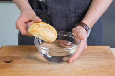Brötchen einweichen