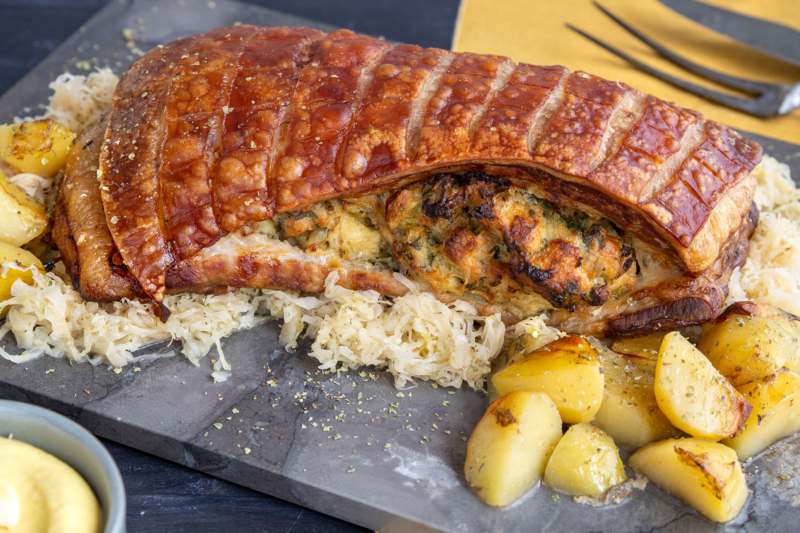 Gefüllter Schweinebauch