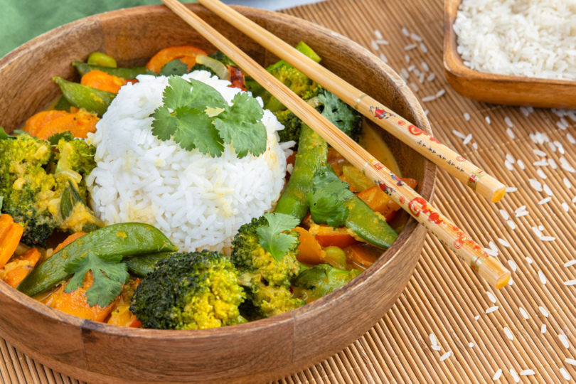 Gemüsecurry mit Reis und Kokosmilch