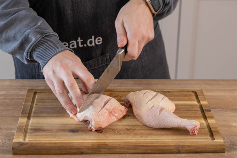 Hähnchenschenkel in der Pfanne knusprig braten
