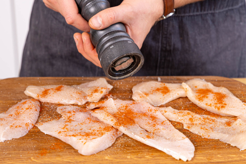 Hähnchenschnitzel würzen