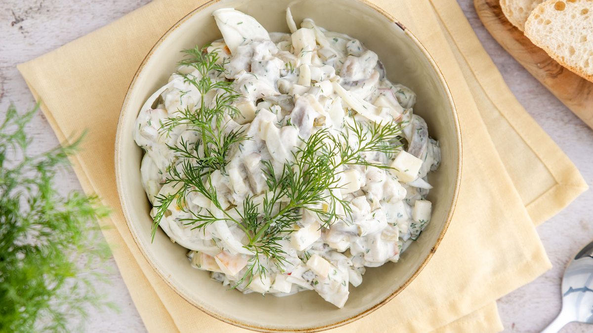 Heringssalat: altes Rezept nach Hausfrauenart | Rezept