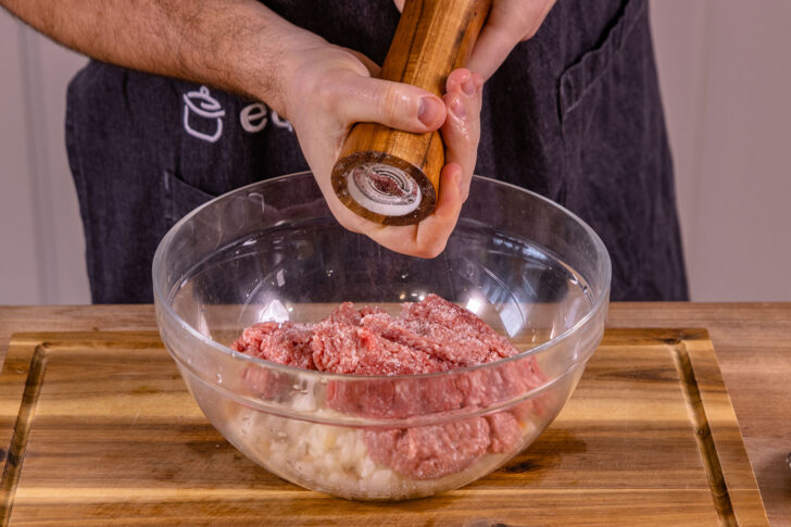 Hackfleisch würzen