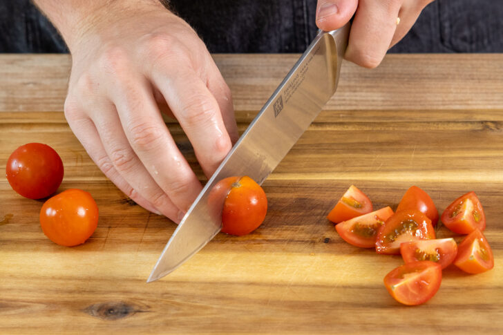 Tomaten vierteln