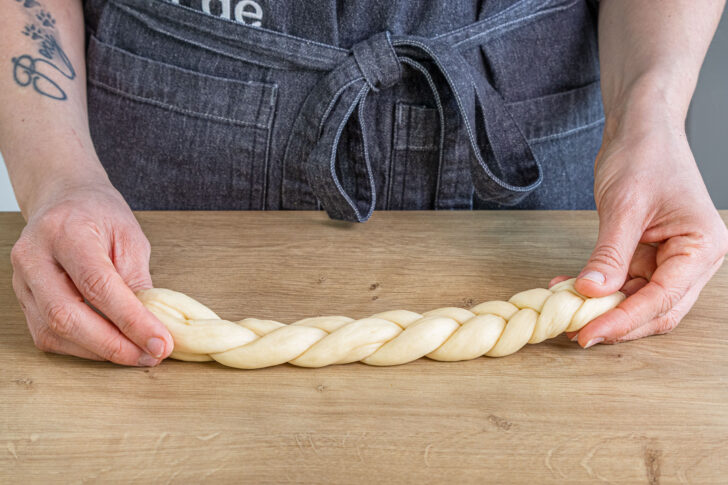 Hefeteig flechten