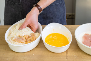 Hähnchen panieren