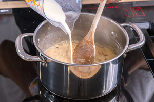Pilzgulasch abbinden