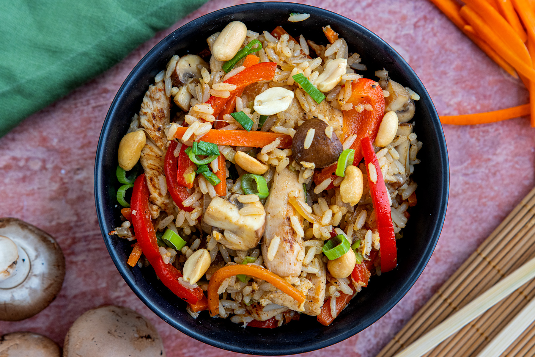 Gebratener reis mit Hähnchen wie beim Chinesen