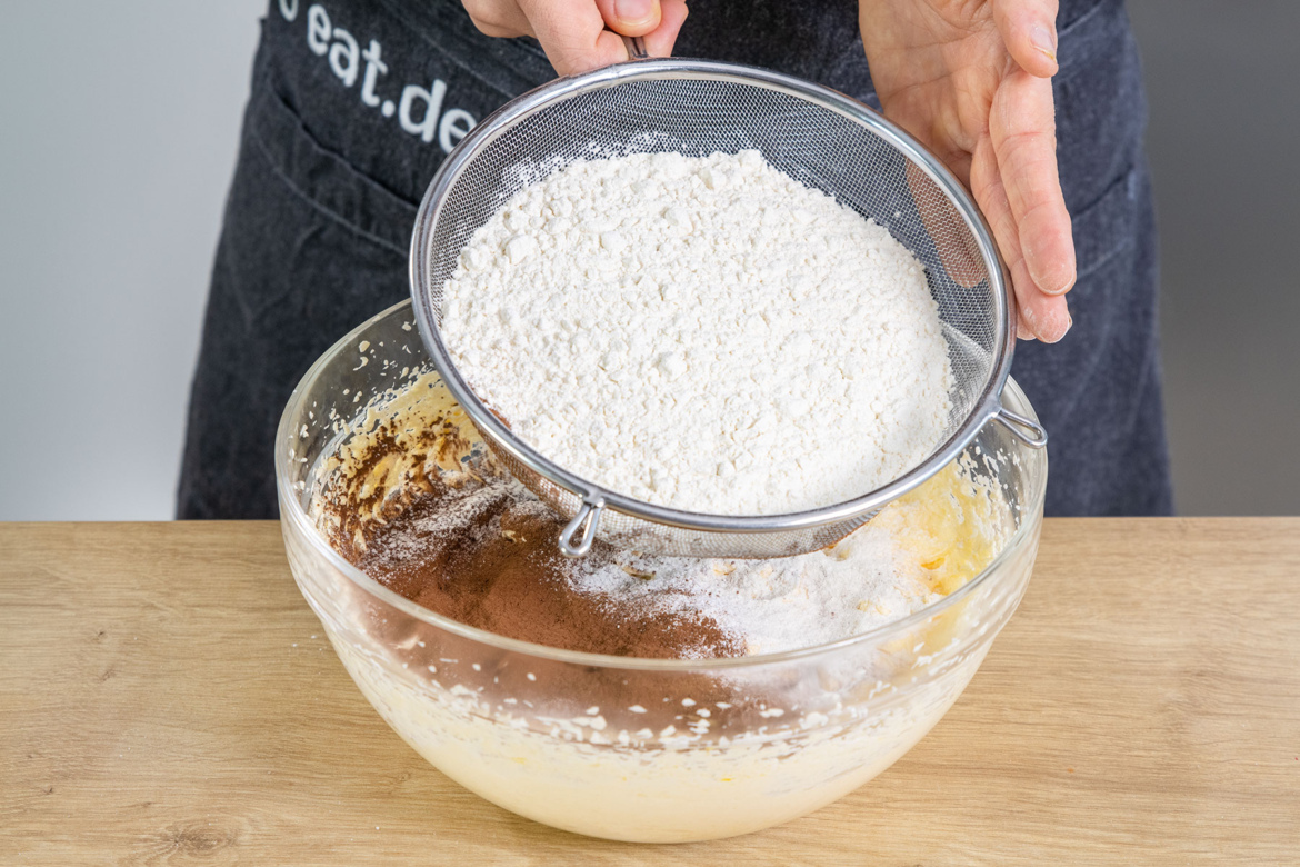 Rotweinkuchen mit Kirschen | Rezept