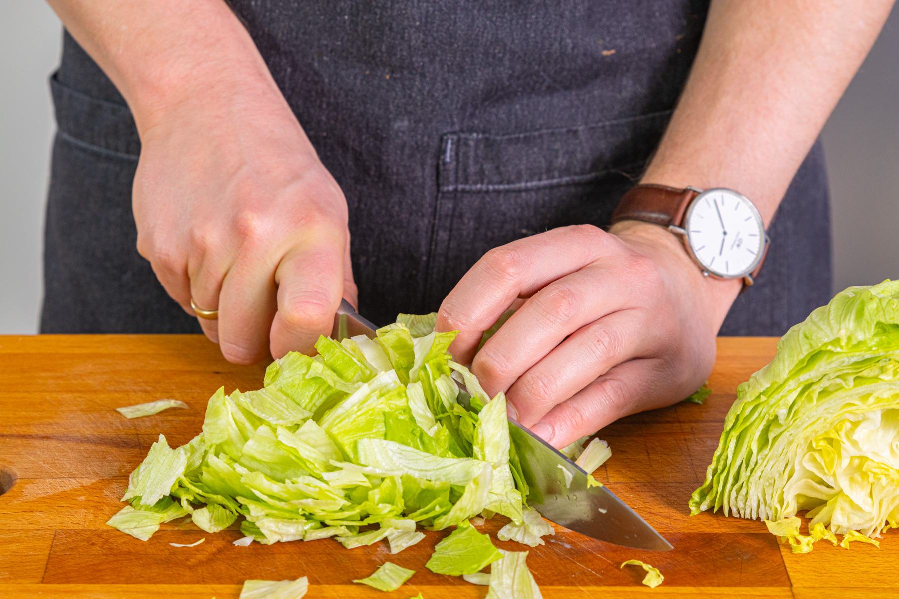 Einfacher Schichtsalat mit Eisbergsalat