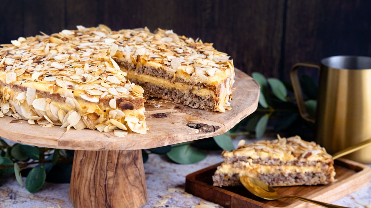 Schwedische Mandeltorte: Mandeltårta | Rezept - eat.de