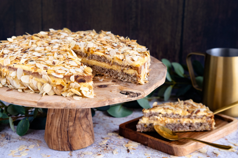 Schwedische Mandeltorte: Mandeltårta | Rezept - eat.de