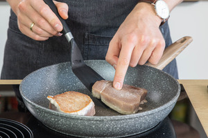 Thunfischfilet anbraten