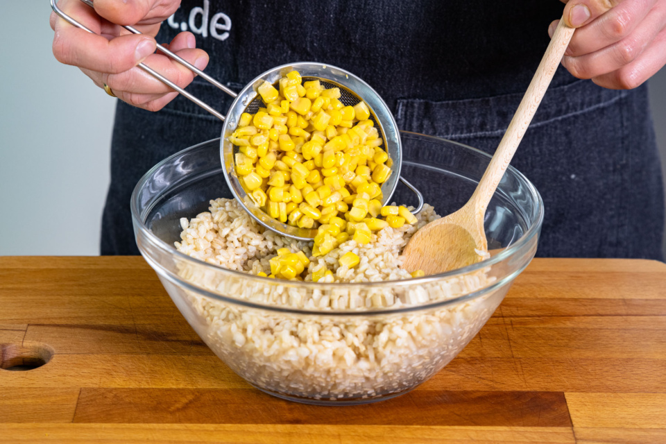 Thunfischsalat mit Reis und Mais | Rezept