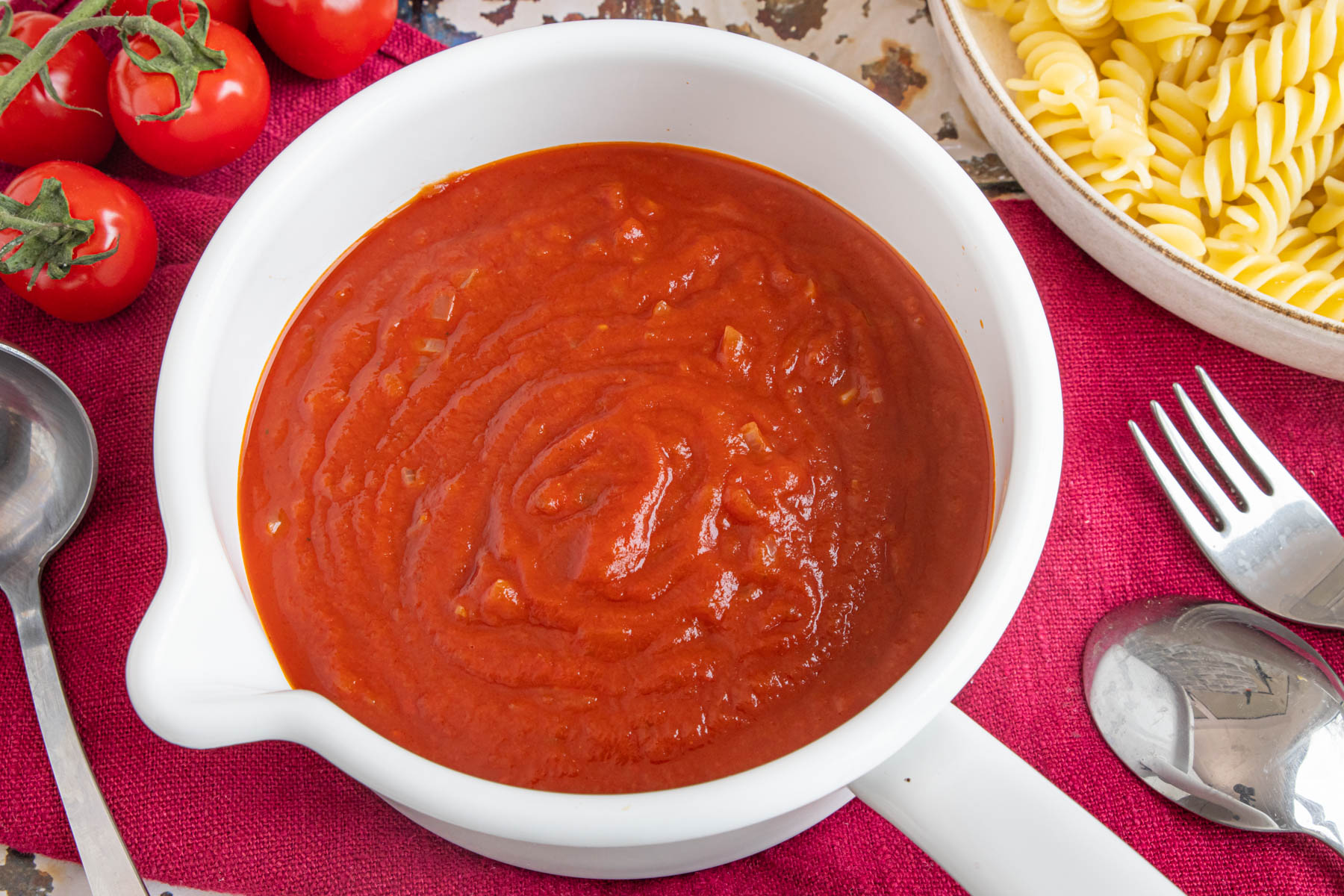 Tomatensoße mit passierten Tomaten
