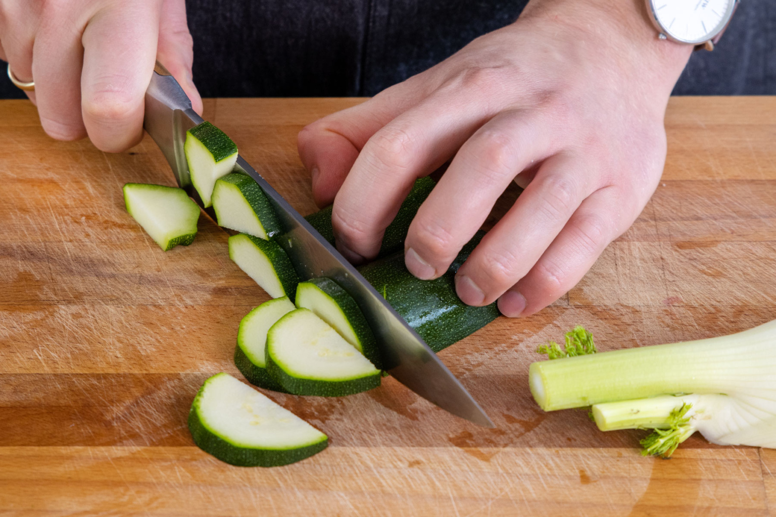 Zanderfilet auf Gemüsebett im Backofen | Rezept