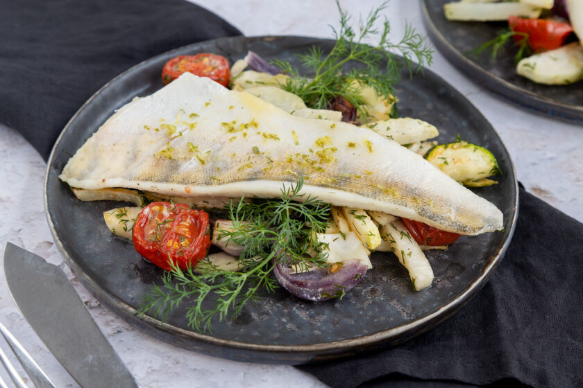 Zanderfilet auf Gemüsebett im Backofen