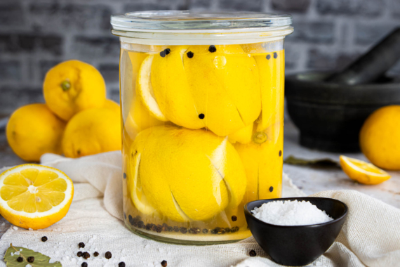 Eingelegte Zitronen: Rezept für Salzzitronen