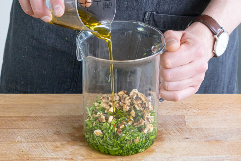 Bärlauchpesto mit Walnüssen | Rezept Bärlauchpesto mit Walnüssen | Rezept