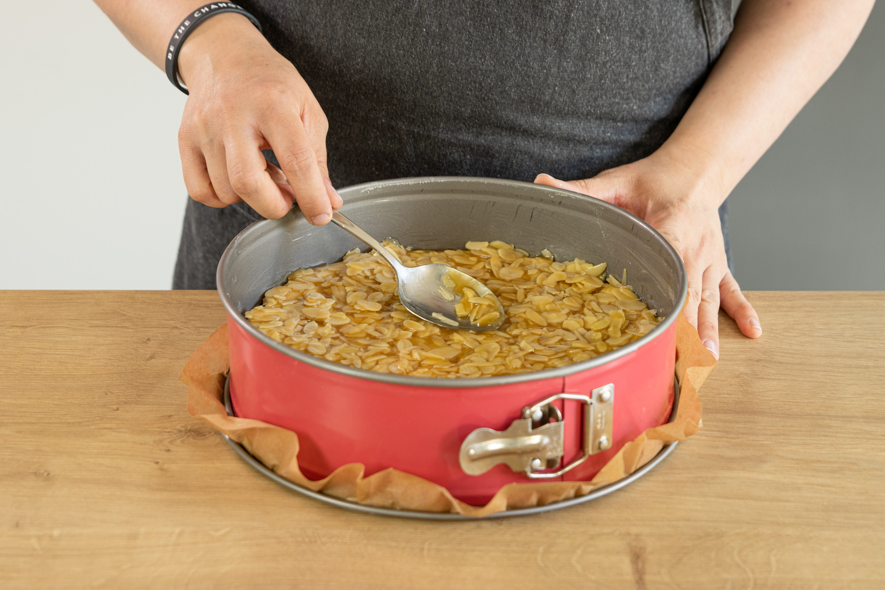 Mandelschicht verstreichen