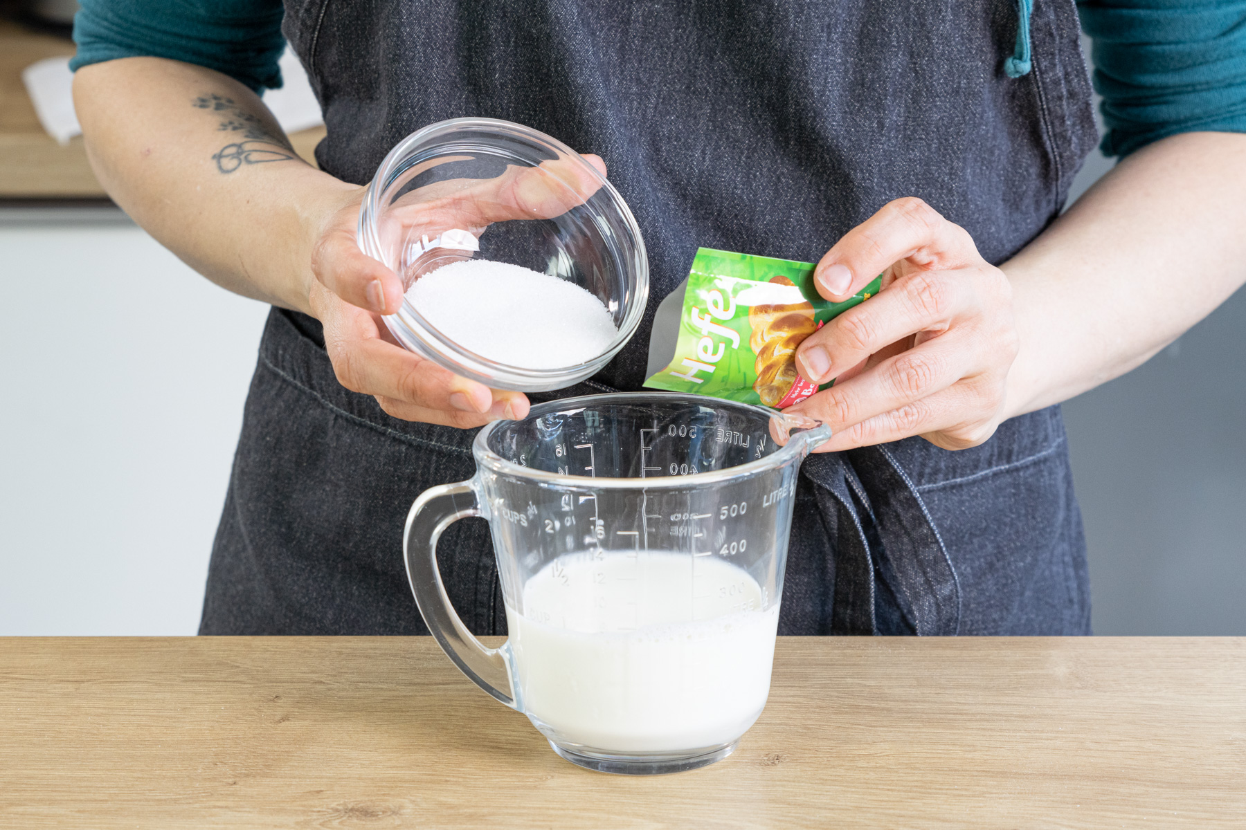 Bienenstich vom Blech | Rezept- eat.de