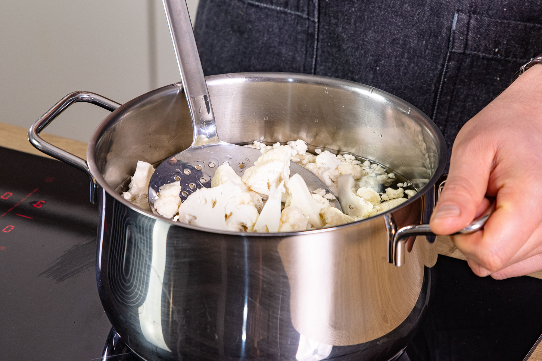Blumenkohl mit Käse überbacken | Rezept