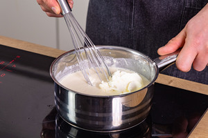 Frischkäse unterrühren