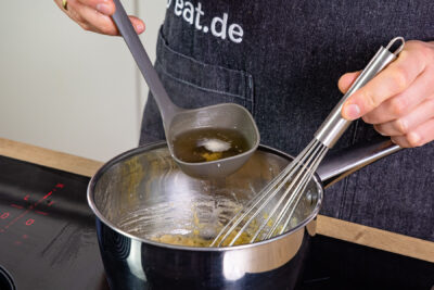 Brühe dazugeben