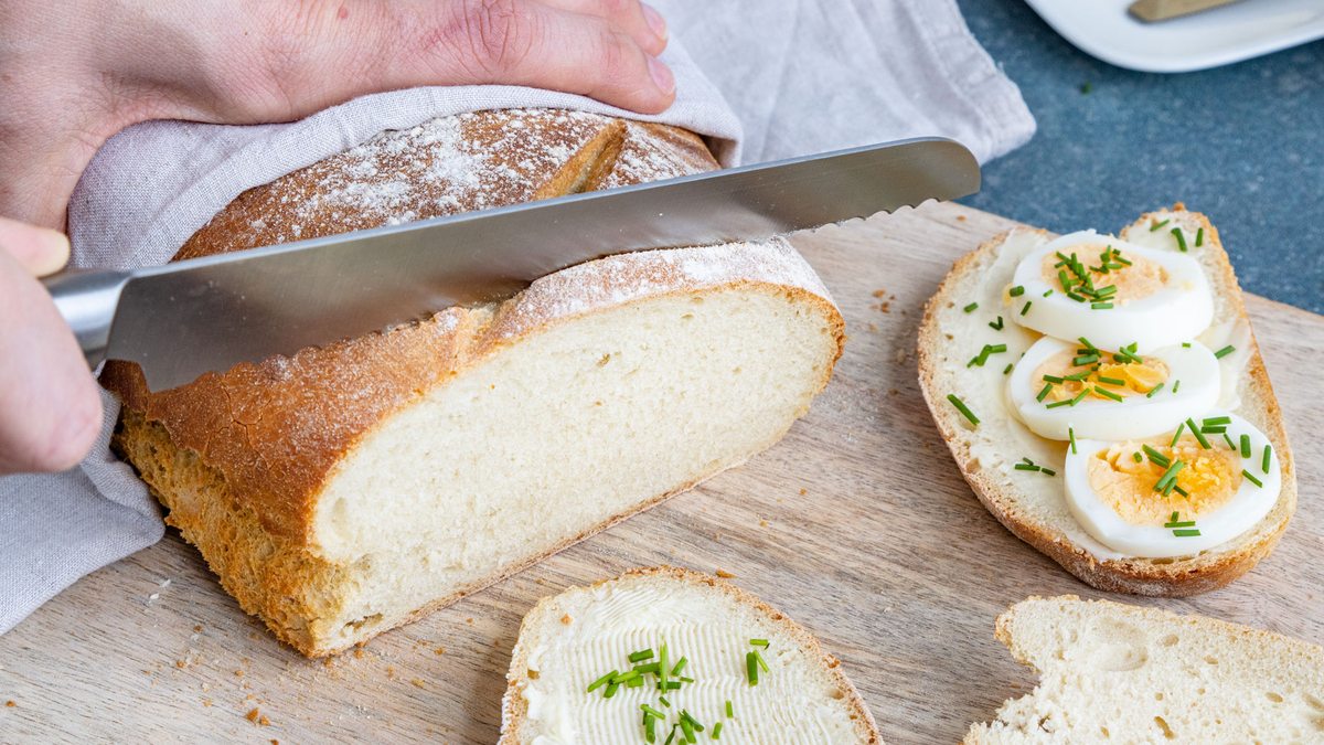 Brot backen mit Trockenhefe | Rezept - eat.de