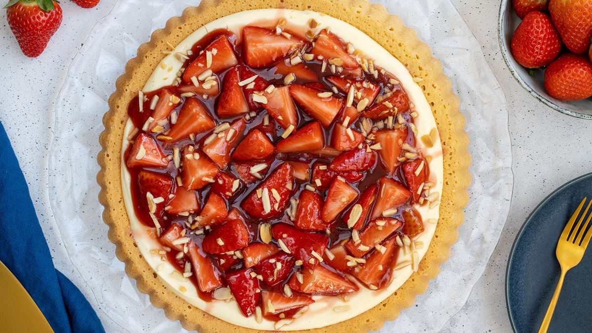 Erdbeer-Pudding-Torte | Rezept - eat.de