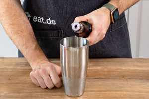 Grenadinesirup dazugeben