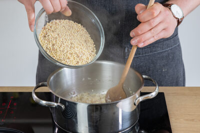 Fregola Sarda dazugeben