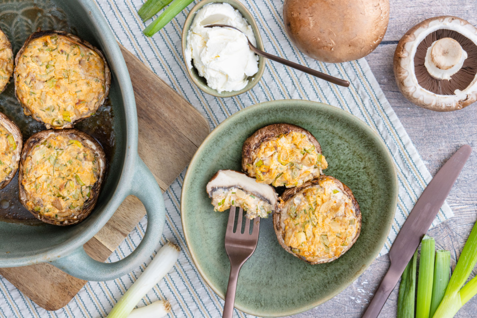 Gefüllte Champignons mit Frischkäse | Rezept - eat.de