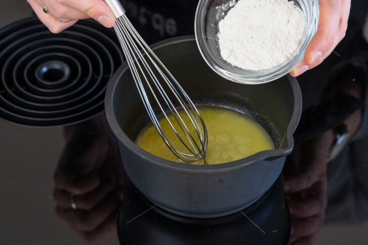 glutenfreies Mehl dazugeben