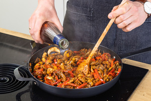 Metaxa zu dem Gyros geben
